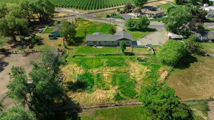 Property Photo:  573 E Sunset Dr  WA 99323 