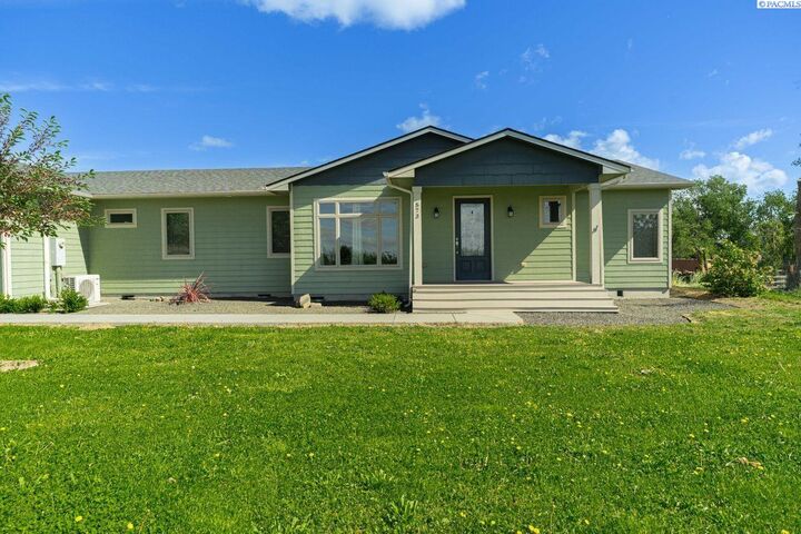 Property Photo:  573 E Sunset Dr  WA 99323 