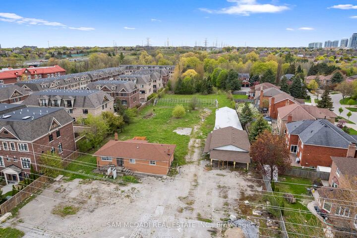Property Photo:  4410 Mississauga Road  ON L5M 7C8 