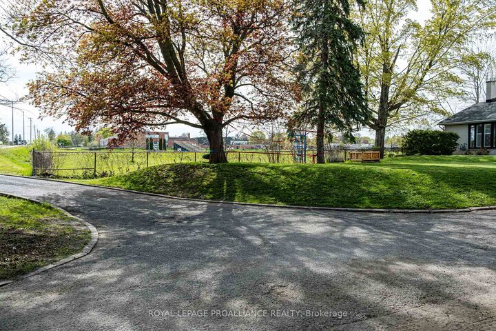 Property Photo: 306 Dundas Street W ON K8V 3S3