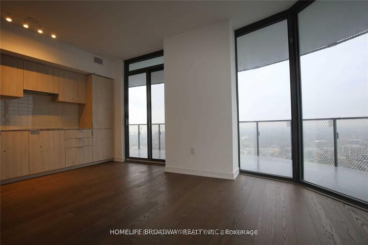 Property Photo:  11 Wellesley Street W 5708  ON M4Y 0G4 