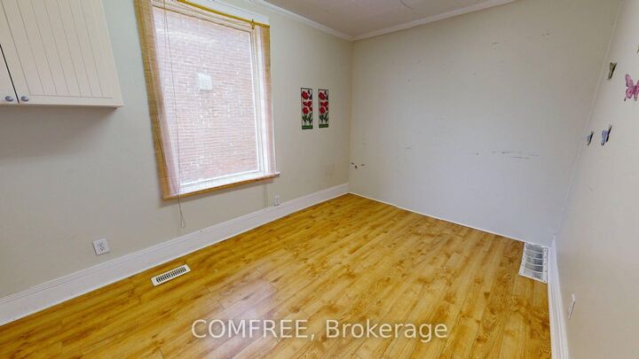 Property Photo: 1405 King Street E ON N3H 3R3