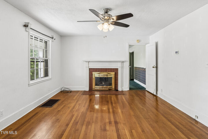 Property Photo:  1104 Lebanon Road  TN 37663 
