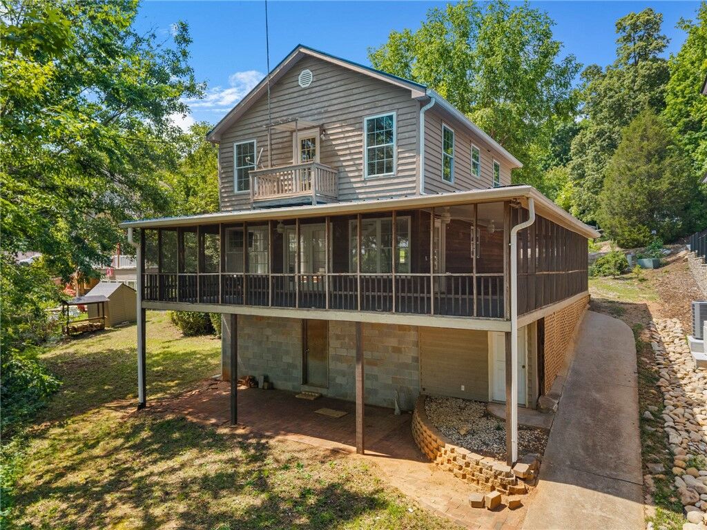 Property Photo:  104 Lakehill Drive  SC 29643 