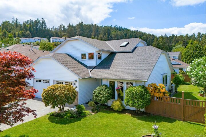 810 Colonia Dr — photo 1