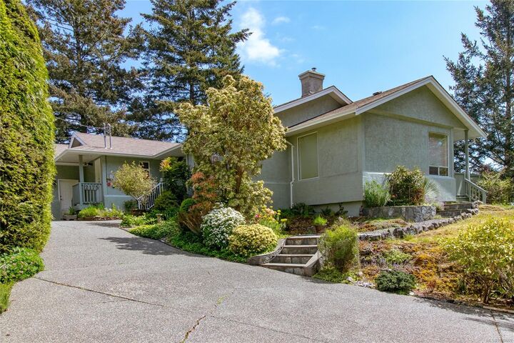 Property Photo: 2175 Firwood Pl BC V9Z 0N2