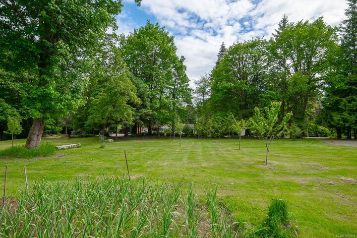 Property Photo:  5817 Compton Rd  BC V0Y 7B7 