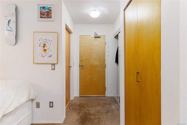 Property Photo:  932 Johnson St 301  BC V8V 3N4 