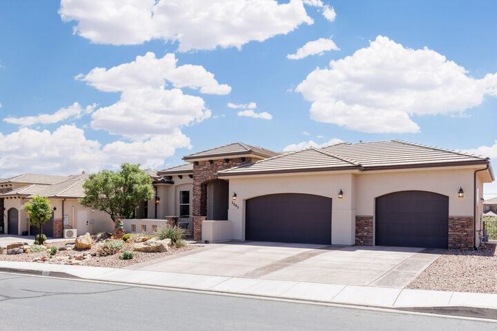 Property Photo:  2005 W 450 South Cir  UT 84770 