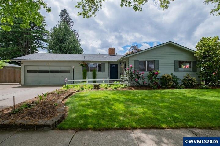 Property Photo:  4210 Ivory Way NE  OR 97305 