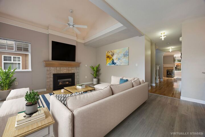 Property Photo:  5201 Oakmount Crescent 7  BC V5H 4S8 