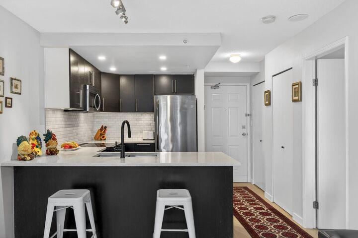 Property Photo: 811 Helmcken Street 1005 BC V6Z 1B1