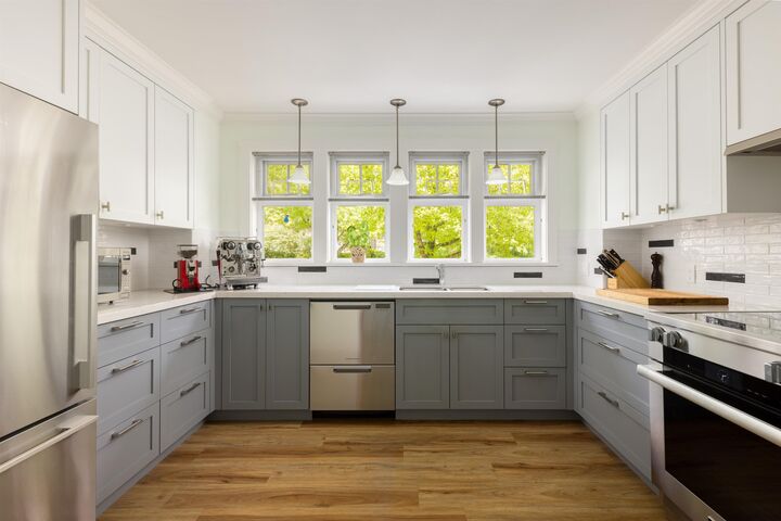 Property Photo:  4490 W 8th Avenue  BC V6R 2A2 