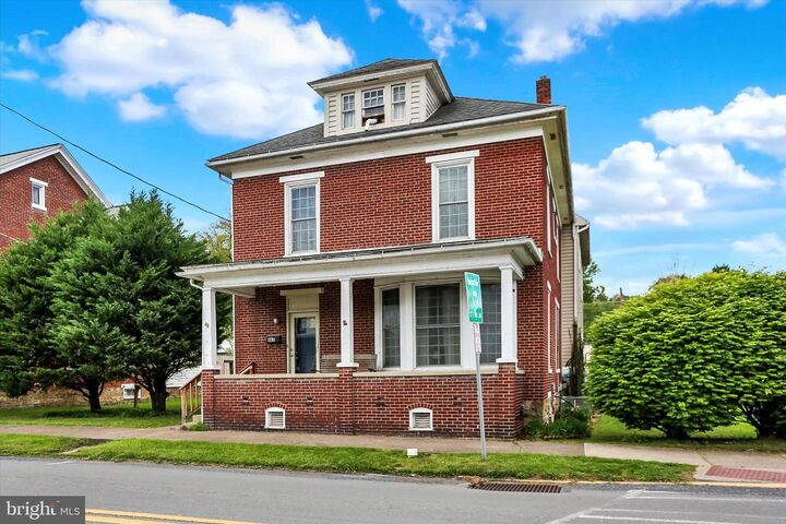 Property Photo:  465 N 4th Street  PA 17074 