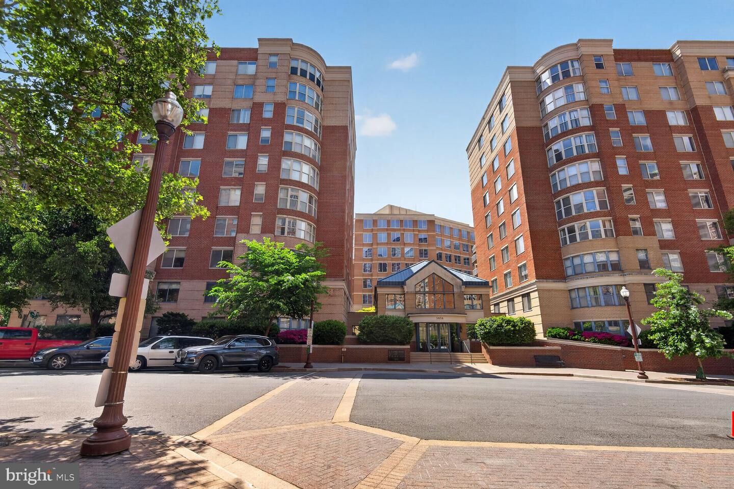 Property Photo: 3830 9th Street N 308W VA 22203