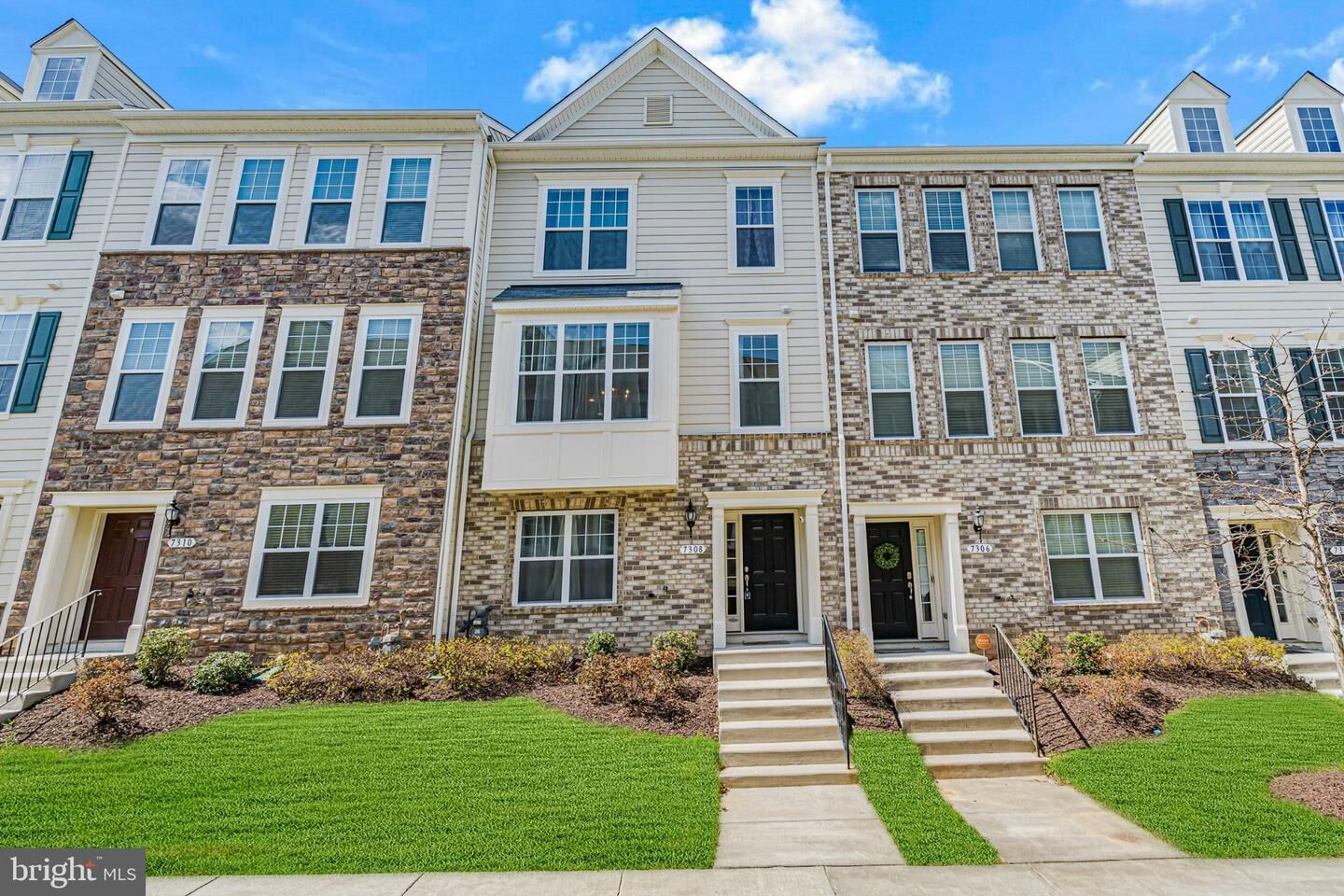 Property Photo:  7308 Wood Pond Circle  MD 20706 