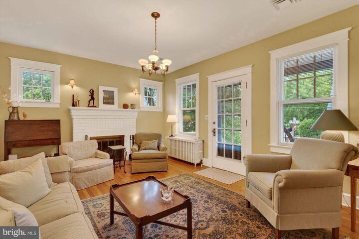 Property Photo:  526 N Ivy Street  VA 22201 