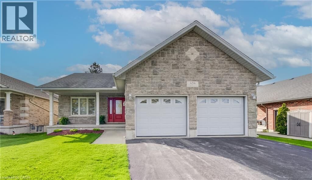 Property Photo:  434 King Street East  ON N0G 2L2 