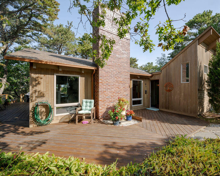Property Photo:  9 Kinnikinnick Road  MA 02666 