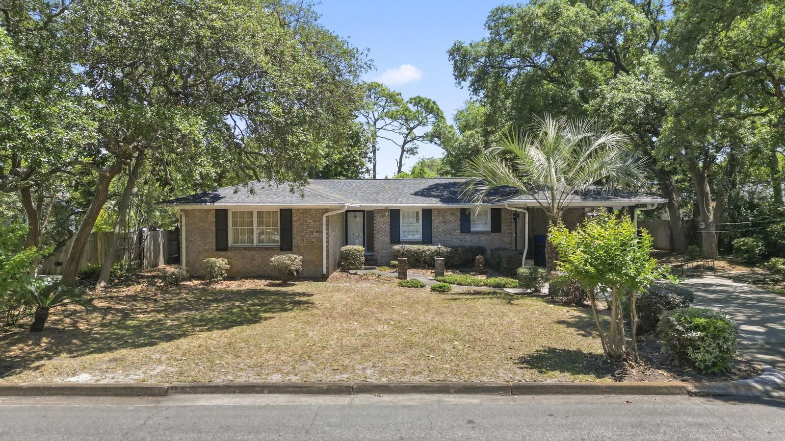 Property Photo:  602 Calhoun Rd.  SC 29577 
