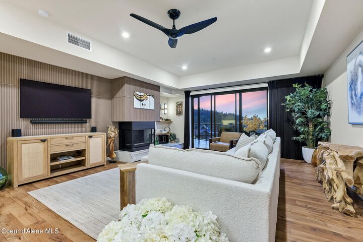Property Photo:  1579 W Riverstone Dr Unit 301  ID 83814 