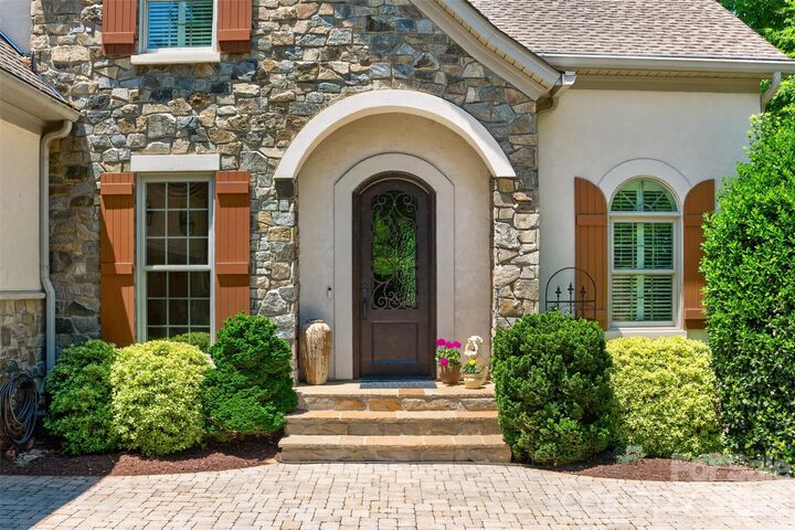 Property Photo: 5138 Watermead Lane 130 NC 28012