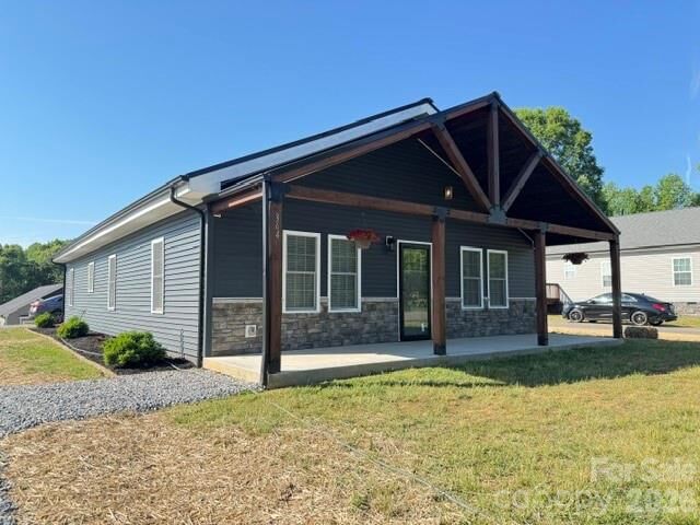 Property Photo:  364 Carolina Avenue Avenue 2  NC 28752 