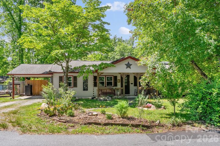 Property Photo: 105 7th Street NC 28711