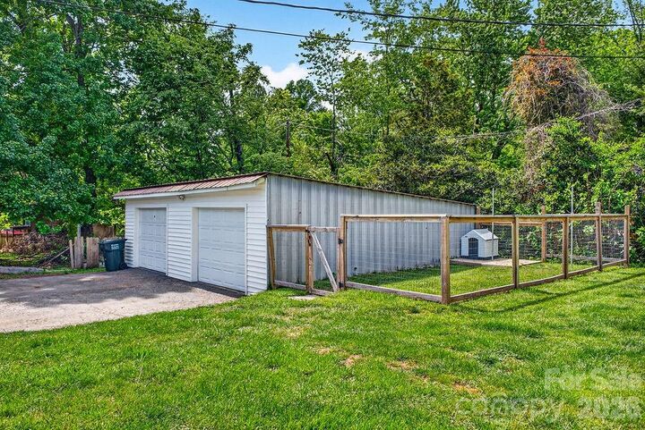 Property Photo:  204 Oak Grove Road  NC 28726 