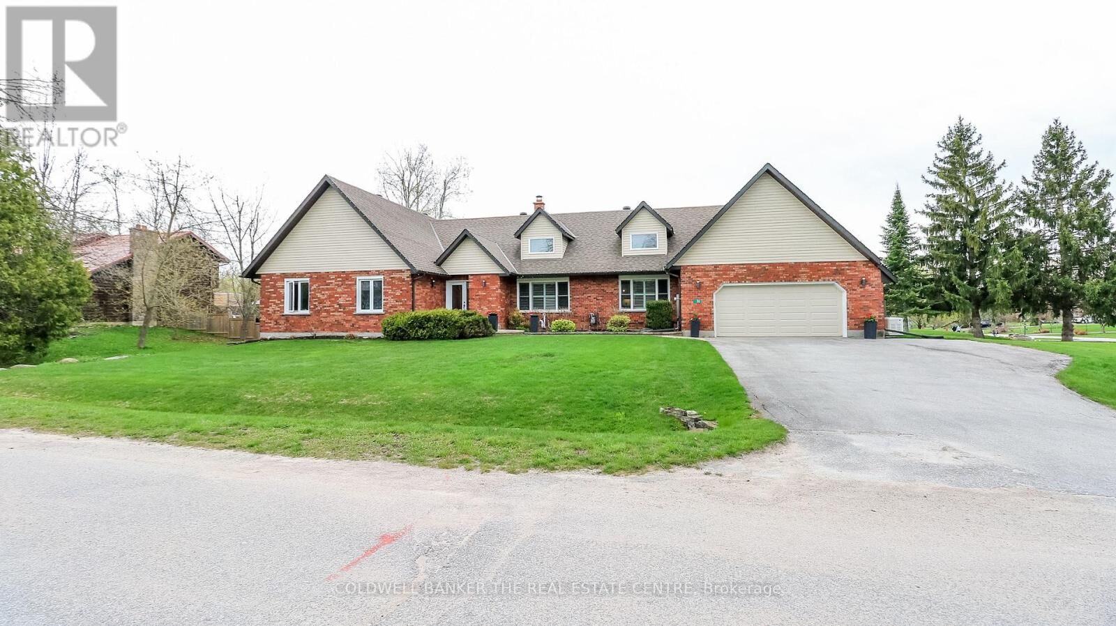 Property Photo: 33 Elvyn Crescent ON L0L 2E0