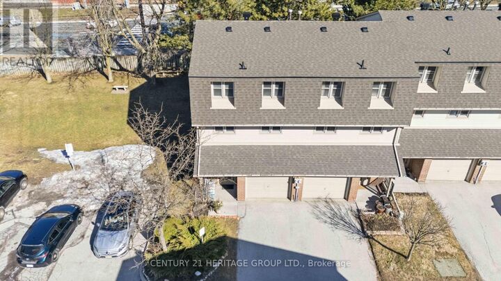 Property Photo:  24 Purple Sageway 40  ON M2H 2Z5 