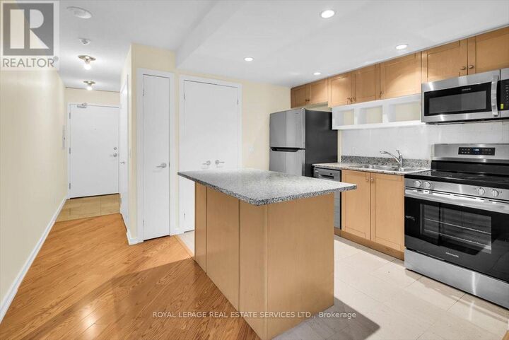 Property Photo:  208 Queens Quay West 1104  ON M5J 2Y5 