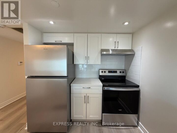 Property Photo:  38 Elm Street 2408  ON M5G 2K5 