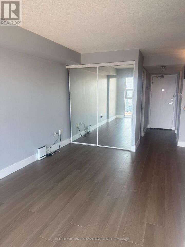 Property Photo: 705 King Street West 1707 ON M5V 2W8