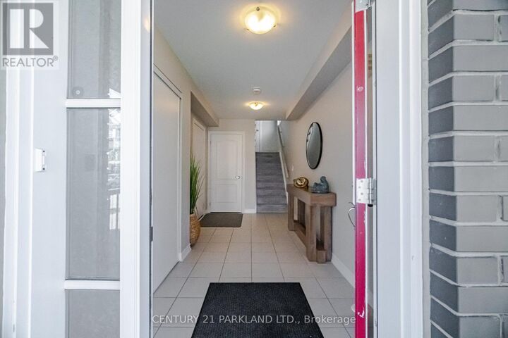 Property Photo:  18 Wimshaw Lane  ON L4A 8B7 