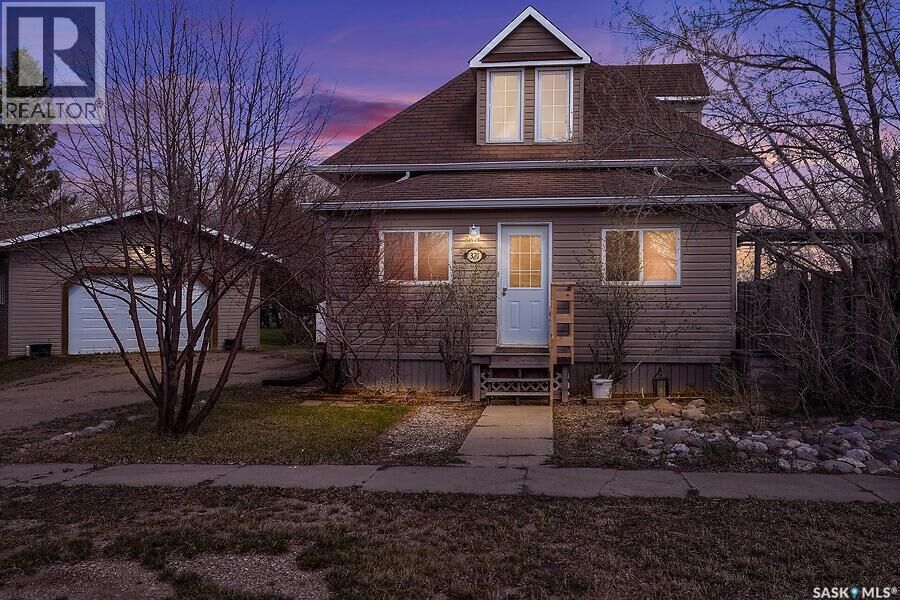 Property Photo:  321 Hiltz Drive  SK S0G 2R0 