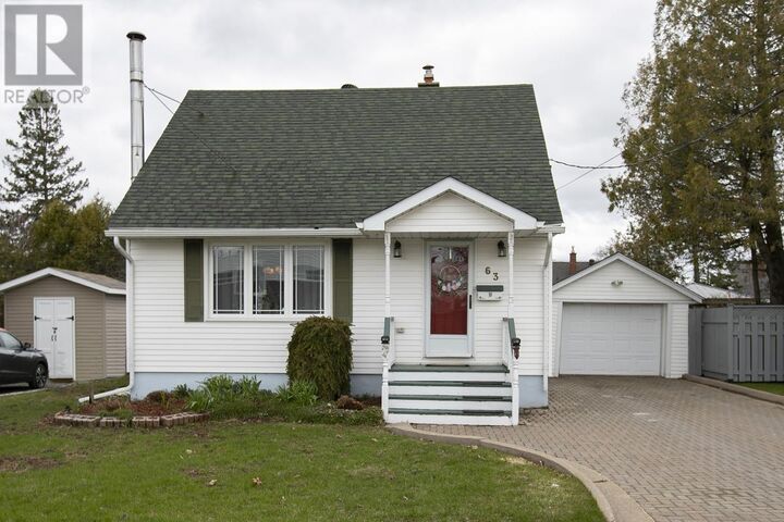 Property Photo:  63 Weldon Ave  ON P6B 3C5 