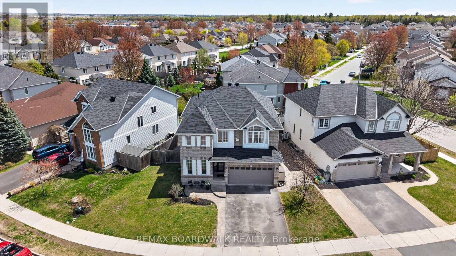 Property Photo:  64 Baywood Drive  ON K2S 2H5 