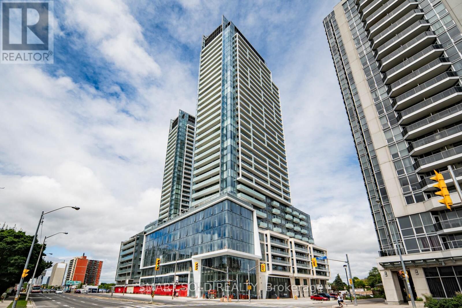 Property Photo:  8 Olympic Garden Drive S3208  ON M2M 0B9 