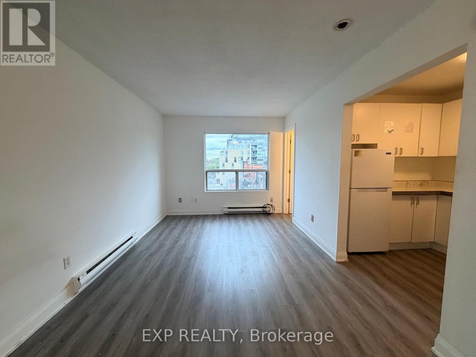 Property Photo:  102 Greensides Avenue 14  ON M6C 1B9 