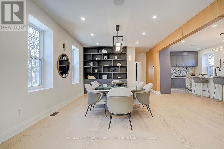 Property Photo:  324 Old Yonge Street  ON M2P 1R4 