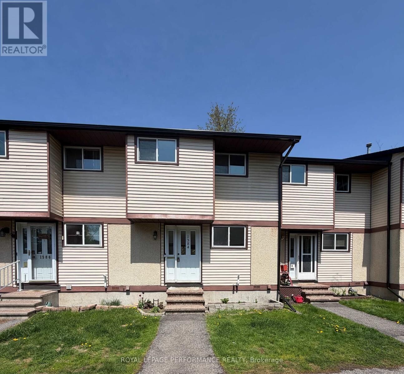 Property Photo: 1584 Feather Lane ON K1T 1V4