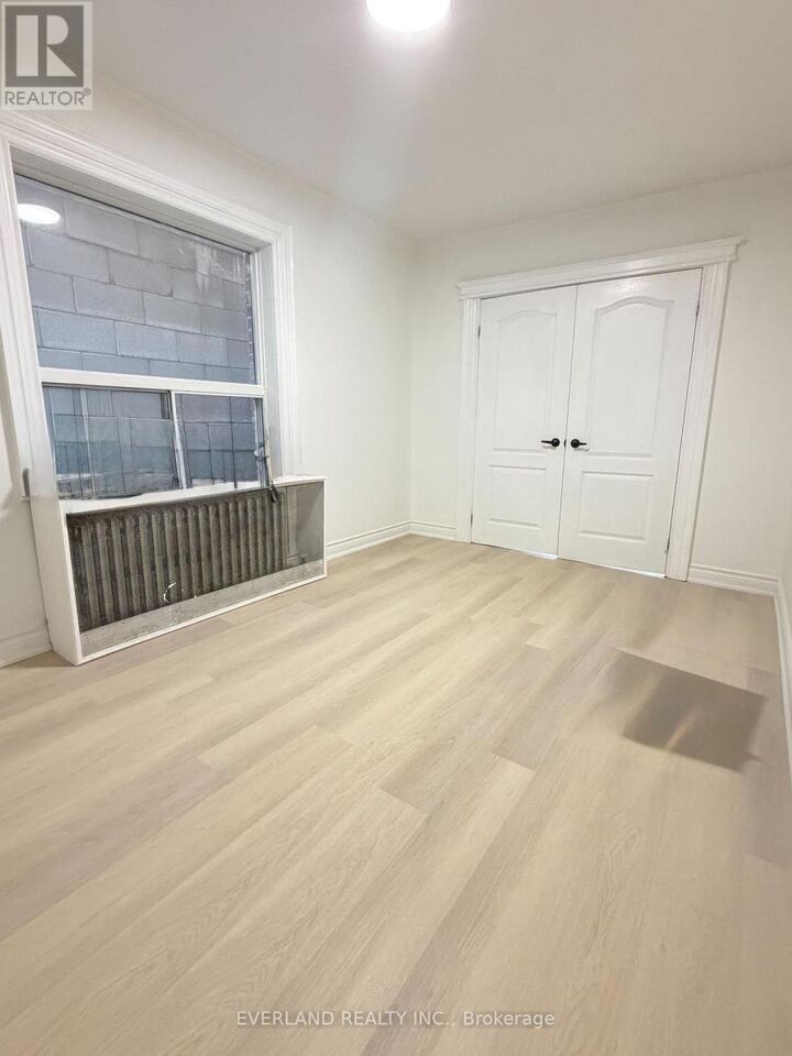 Property Photo:  247 Belgravia Avenue Main Floor  ON M6E 2M9 