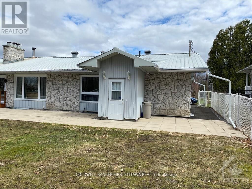 Property Photo: 1106 Morin Road ON K4C 1A5