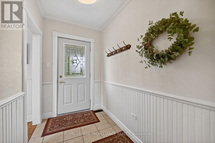 Property Photo:  562 Prince Street West  ON K0E 1T0 