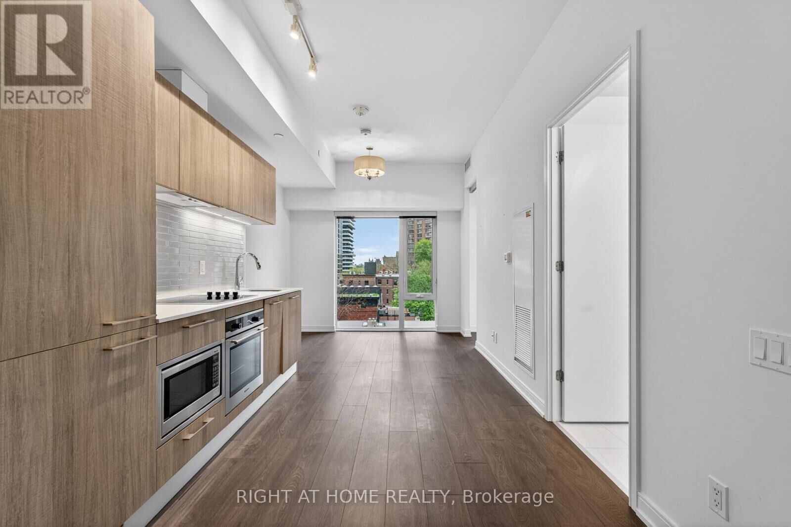 Property Photo:  3 Gloucester Street 512  ON M4Y 0C6 