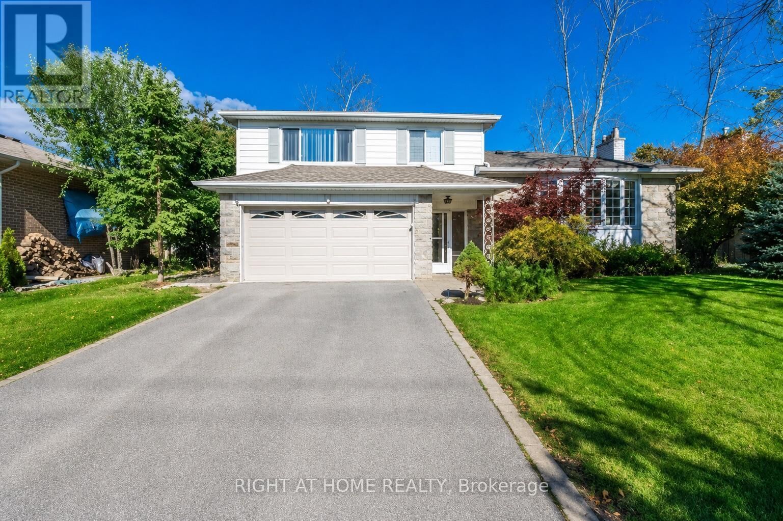 Property Photo: Upper 164 Guildwood Parkway ON M1E 1P4
