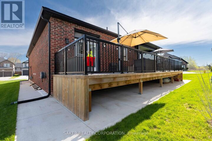 Property Photo:  2980 Doyle Drive  ON N6M 0G8 
