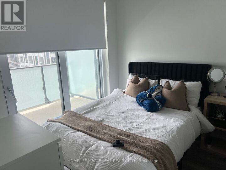 Property Photo: 4130 Parkside Village Drive 1907 ON L5B 0L7