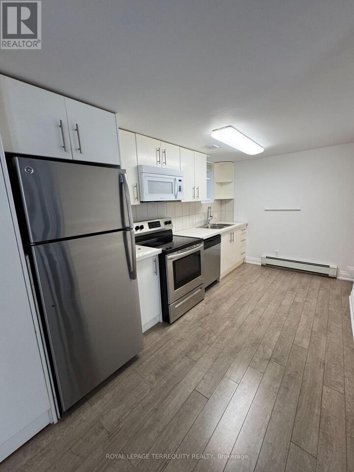 Property Photo:  571 Palmerston Avenue Bsmt  ON M6G 2P6 